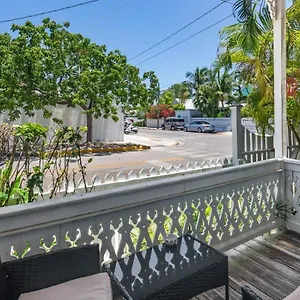  Holiday home Sea Breeze -great Location! United States